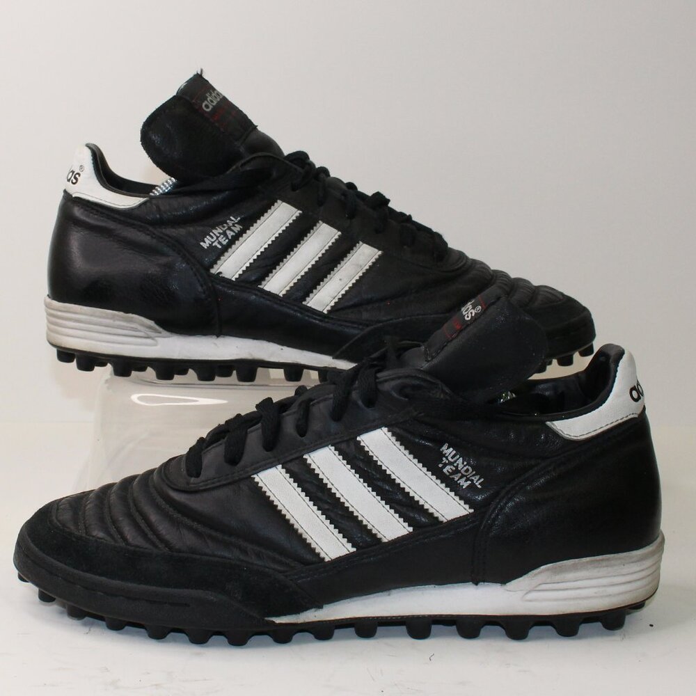 Vintage Adidas Munidal Indoor Soccer Cleats (7 US)